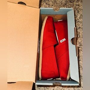 Tom’s women’s shoes